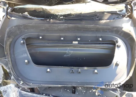 2023 Tesla Model Y Awd/Long Range Dual Motor All-Wheel Drive z USA, uszkodzony, nr VIN 7SAYGDEE8PF620748